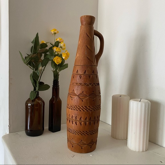Vintage wood carved tall vase - Picture 2 of 6